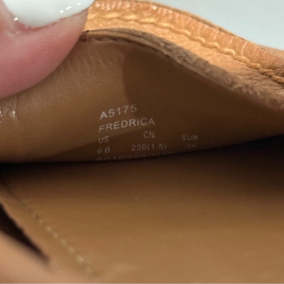 Coach Fredica Pebble Leather Loafers Cognac Size 6B - Picture 5 of 13